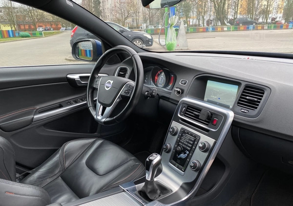 Volvo V60 cena 48900 przebieg: 223000, rok produkcji 2015 z Kutno małe 211